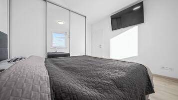 2 bedrooms, WiFi, bed sheets