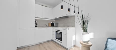Micro-ondes, four, lave-vaisselle