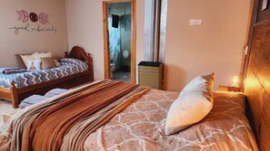 Comfort Triple Room, Patio | Free WiFi - Hostel del Lago (El Chalten)