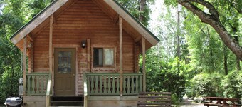 Cozy cabin 23 with Wi-Fi, AC, fitness room in charming Mayo