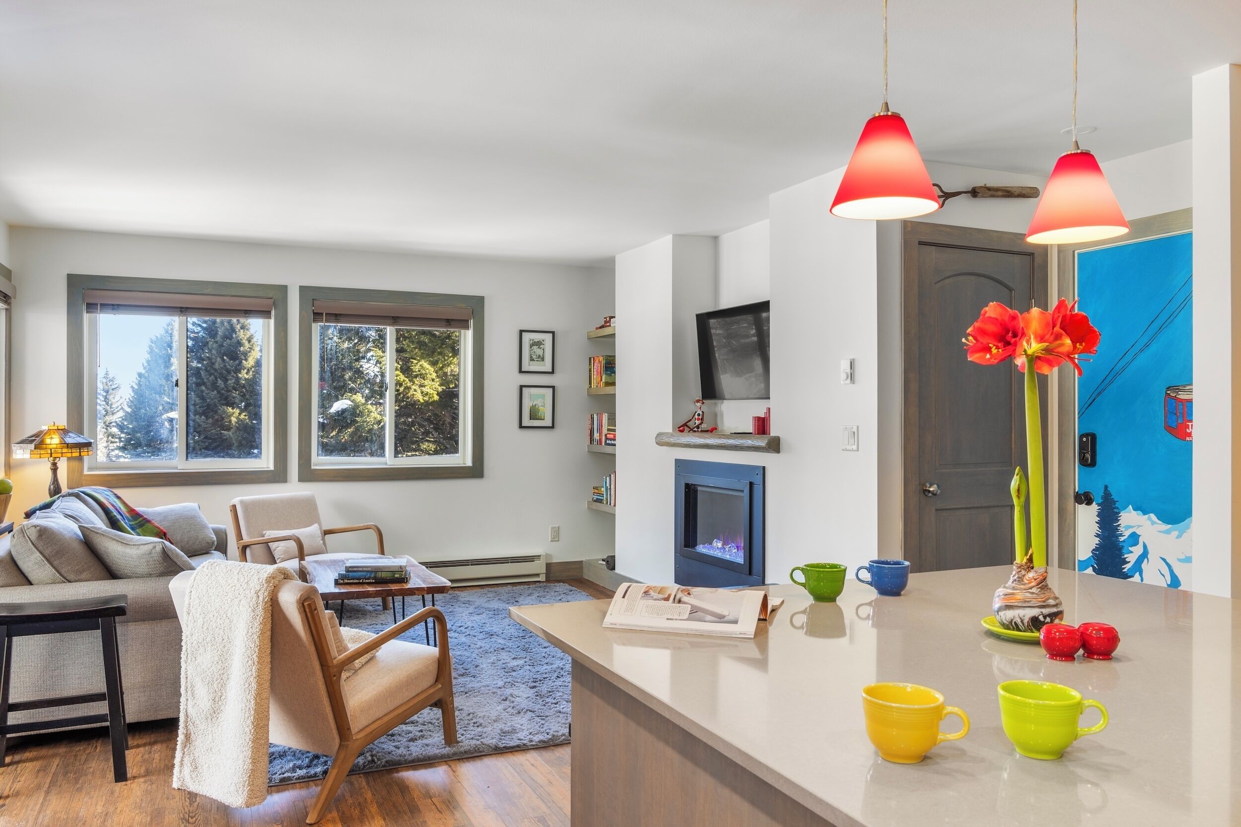 Una Smart TV, una chimenea