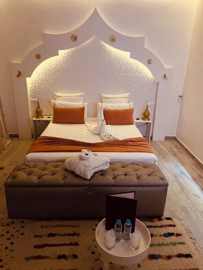 6 bedrooms, in-room safe, travel crib, WiFi