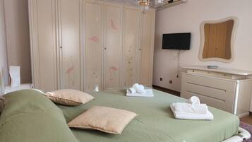 2 camere, culla da viaggio, Wi-Fi gratuito