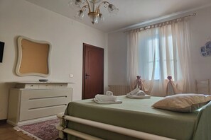2 chambres, lit parapluie, Wi-Fi gratuit