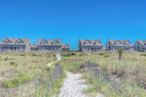 Relax with Beach Access, Pool, and Scenic Views in Topsail Beach