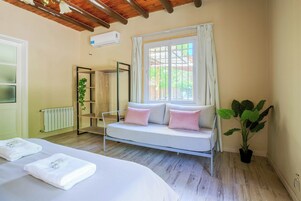 4 habitaciones, tabla de planchar con plancha y wifi gratis 