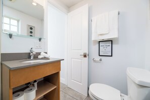 Bathroom - Bayshore Breeze (Fort Lauderdale)