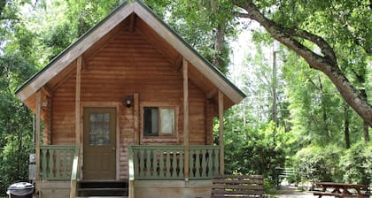 Charming cabin 25 with 1 bedroom and Wi-Fi, fitness room, Pool in fabulous Mayo