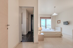 3 chambres, bureau, fer et planche à repasser, Wi-Fi gratuit