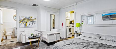 1 chambre, bureau, fer et planche Ă repasser, Wi-Fi gratuit