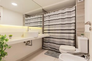 Townhome | Bathroom