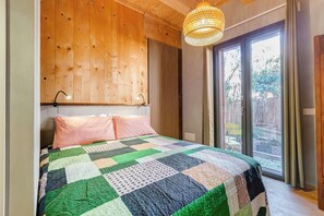 1 bedroom, iron/ironing board, WiFi, bed sheets - Quiet independent garden studio flat in Pigneto (Roma)