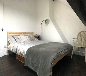 3 bedrooms, WiFi, bed sheets - LOVELY COTTAGE TERRACE HOME, Leek Centre (Leek)