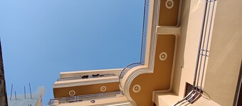 Marvelous 3-bedroom apartment with WiFi in Prayagraj