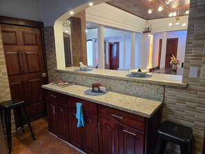 大冰箱、微波炉、炉灶、洗碗机