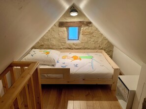 1 bedroom, iron/ironing board, travel cot, free WiFi