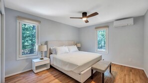 3 bedrooms, internet, bed sheets - Brand New Hampton Bays Home with Modern Design, Private Pool, Perfect for... (Hampton Bays)