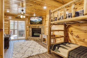 3 dormitorios, tabla de planchar con plancha, wifi gratis y ropa de cama