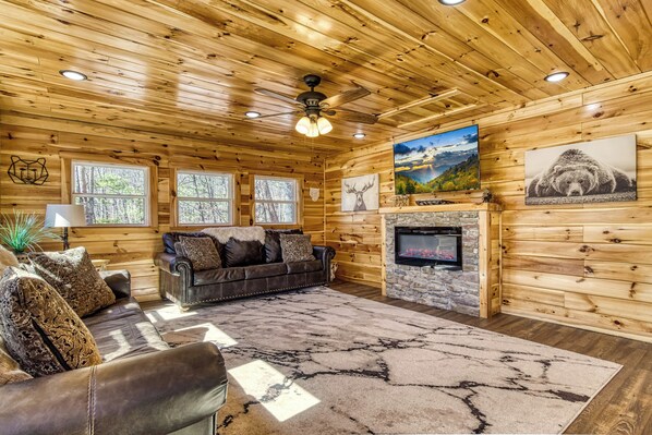 智能电视、壁炉、电子游戏、桌上足球