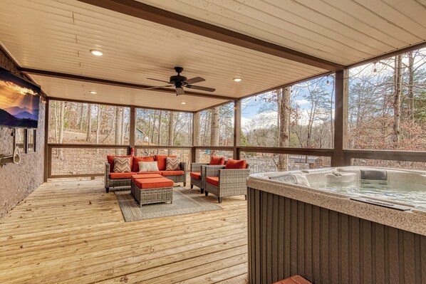 Terrace/patio - Hidden Haven, Hot Tub, FREE Attraction tickets each paid day, Game Room, WIFI!!! (Sevierville)