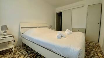 1 chambre, fer et planche Ă repasser, Wi-Fi, draps fournis