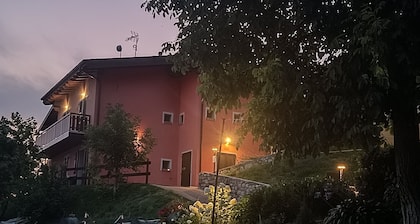 Cozy farmhouse with views of Lake Iseo.Double room "Riva di Solto"