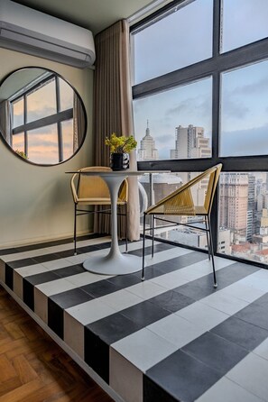 Interior - Swan SampaSky: View with bathtub from the 37th (São Paulo)