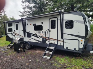 Exterior - Cozy RV with terrific views, and peaceful surroundings. (Ukiah)