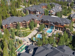 Exterior - Mar 1st-8th, 2-bedroom, Ski-in/Ski-Out Grand Timber Lodge resort in Breckenridge (Breckenridge)