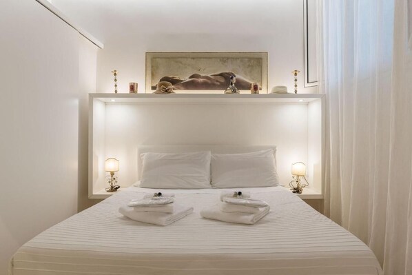 Room - SLEEP BY LADY Elegant apartment near Trevi Fountain (Roma)