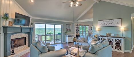 Smart TV, DVD player, table tennis, books