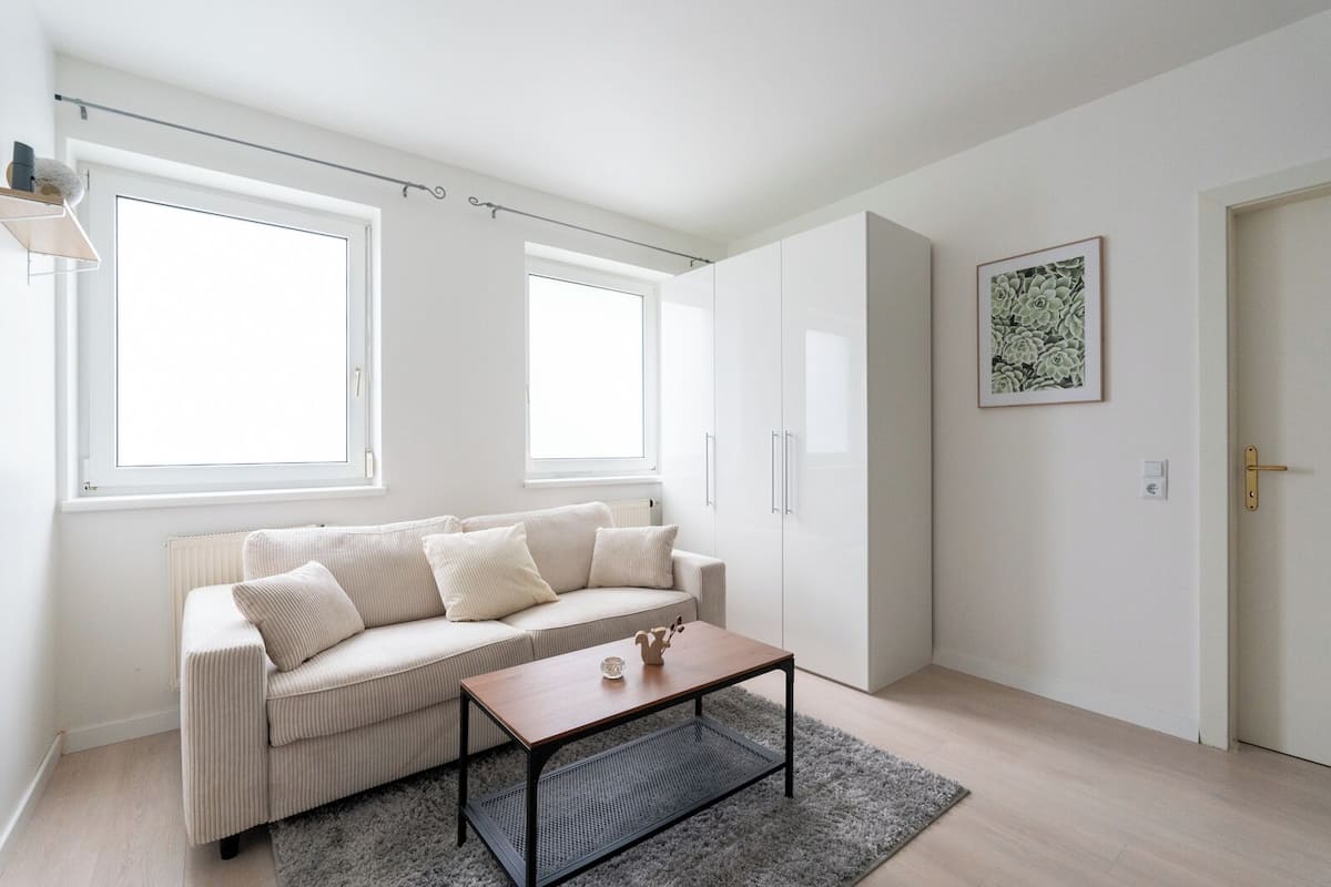 Leilighet – comfort, ikke-røyk, kjøkken | Oppholdsområde | Flatskjerm-TV