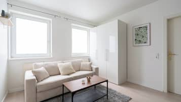 Comfort Condo, Non Smoking, Kitchen | Living area