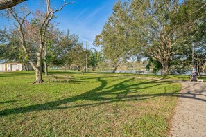 المنطقة المحيطة بالمنشأة