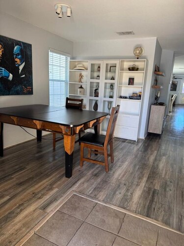 Near Tesla, Fire-Pit, King Bed, Minutes to Cota