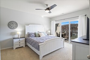 3 bedrooms, desk, iron/ironing board, free WiFi