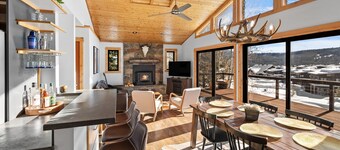 Beautiful Vacation Home On Arnold palmer Golf Course In Big Sky Meadow.