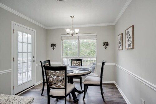 Extended Stays Welcome-Large home with Firepit, Poker Table and Grill