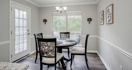 Extended Stays Welcome-Large home with Firepit, Poker Table and Grill