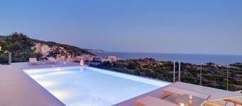 Nemesis Villa - Two Bedroom Villa, Sleeps 4