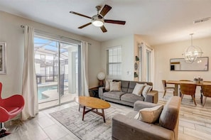 TV - Gatsby Gorgeous Pool Home in Resort Community (Kissimmee)