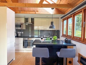 Frigorífic, microones, forn i placa de cuina 