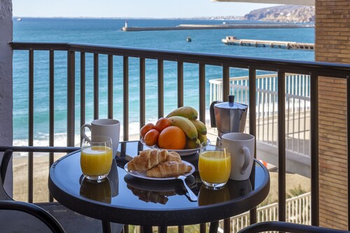 AlmeriaSuite Impressive Beach Views