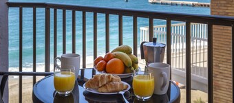 AlmeriaSuite Impressive Beach Views