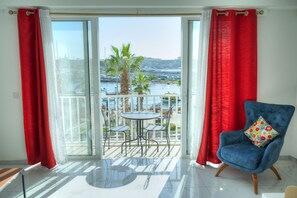 Interior - Seafront 2 bedroom with balcony & jacuzzi GOGZR-6 (Gzira)