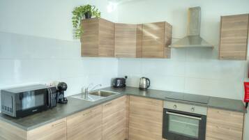 Frigorifero, microonde, forno, lavastoviglie