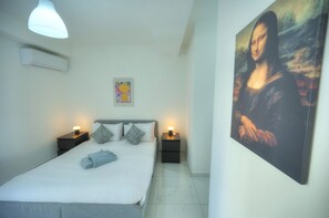 2 chambres, fer et planche à repasser, Wi-Fi gratuit, draps fournis