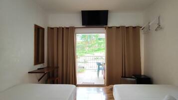 Iron/ironing board, bed sheets, wheelchair access