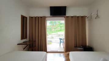 Iron/ironing board, bed sheets