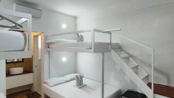 Iron/ironing board, bed sheets